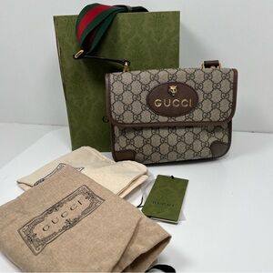 Gucci Neo Vintage GG Supreme Messenger Bag  Brown Canvas Leather  brown 495654